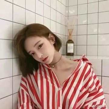 蓝色深渊中的未知步调